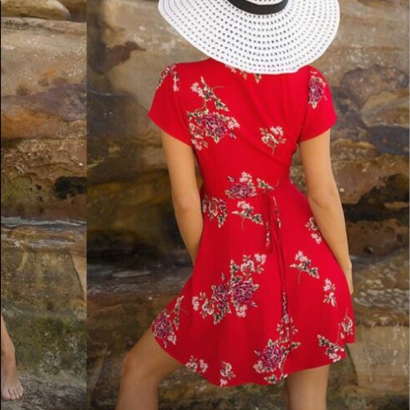 Romantic floral wrap dress - Picture 3 of 3